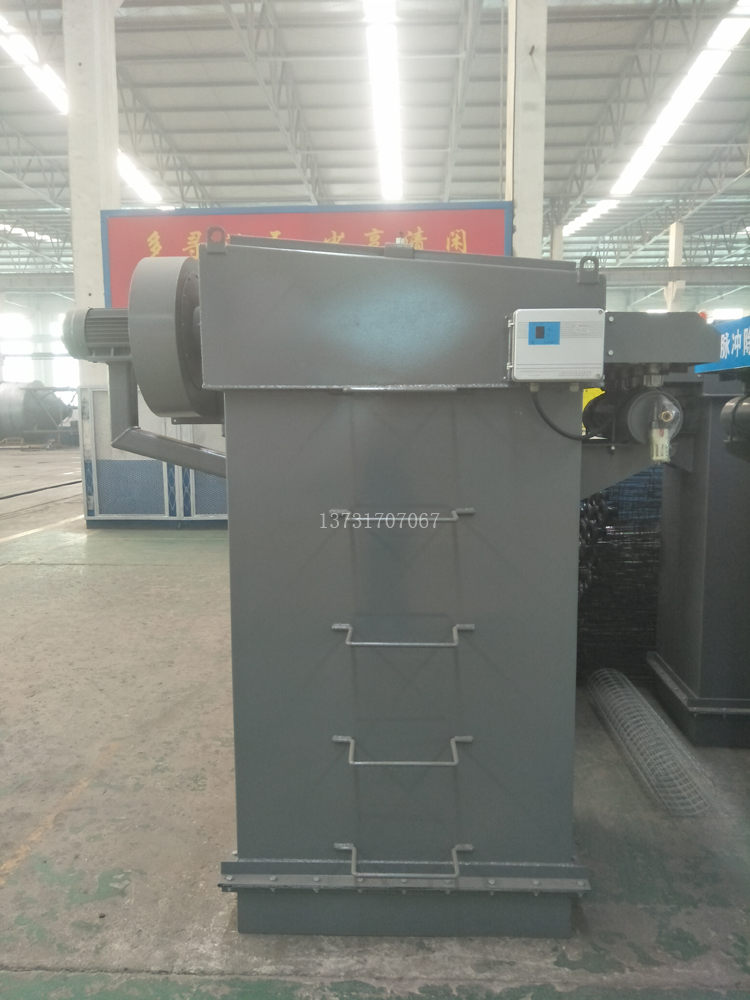 2018年最新研發(fā)15m2、25m2倉頂布袋除塵器投放市場