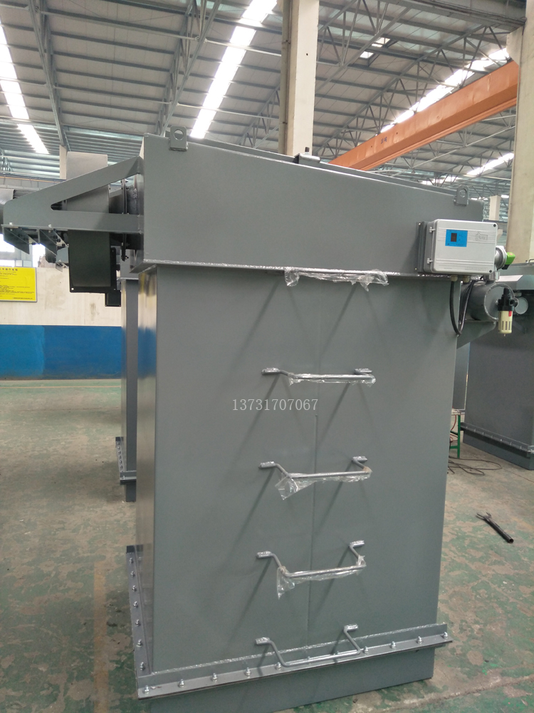 2018年最新研發(fā)15m2、25m2倉頂布袋除塵器投放市場