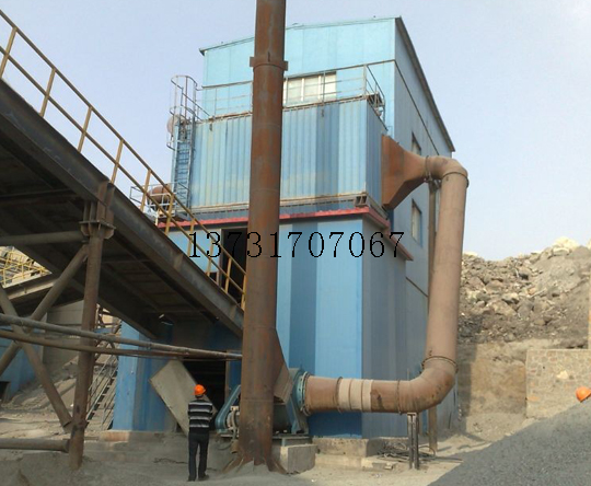 山西陽泉采石場石料生產(chǎn)線脈沖袋式除塵器交付使用 山西陽泉采石場石料生產(chǎn)線脈沖袋式除塵器交付使用