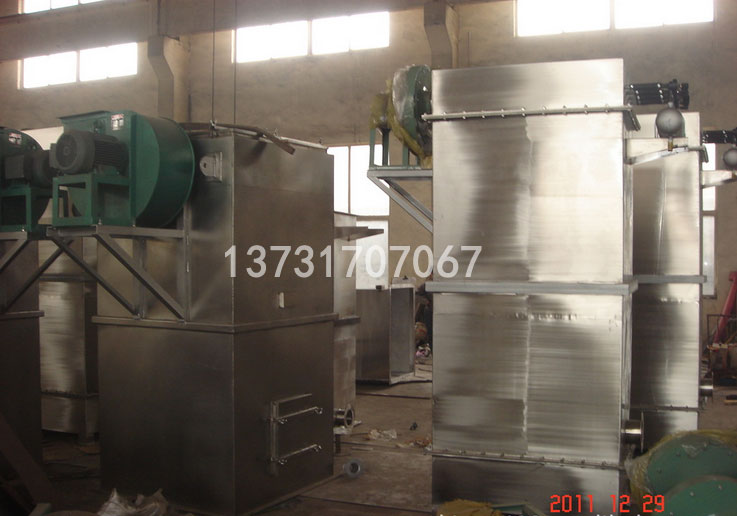 湖南某食品廠定購的不銹鋼袋式除塵器已發(fā)貨 湖南某食品廠定購的不銹鋼袋式除塵器已發(fā)貨