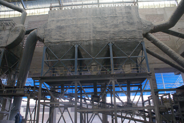 化肥廠布袋除塵器調(diào)試運轉(zhuǎn)正常 粉塵排放20mg達標(biāo)